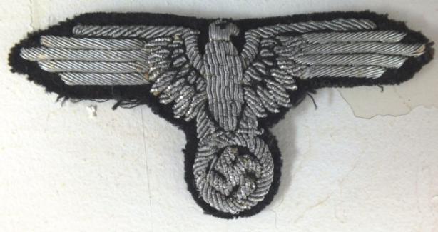 WSS LAH OFFICER GROUPING.... BULLION HAND EMBROIDERED SLEEVE EAGLE NOW SPLITTIING GROUP