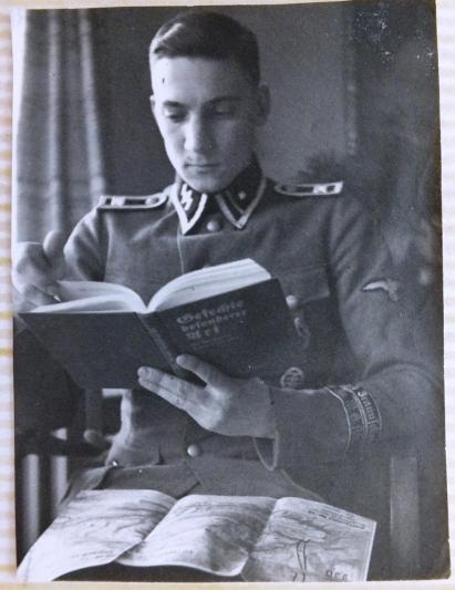 SS-PZ.DIV.WIKING, COMPANY COMMANDER, AWARDS DOCS & PHOTOS GROUPING