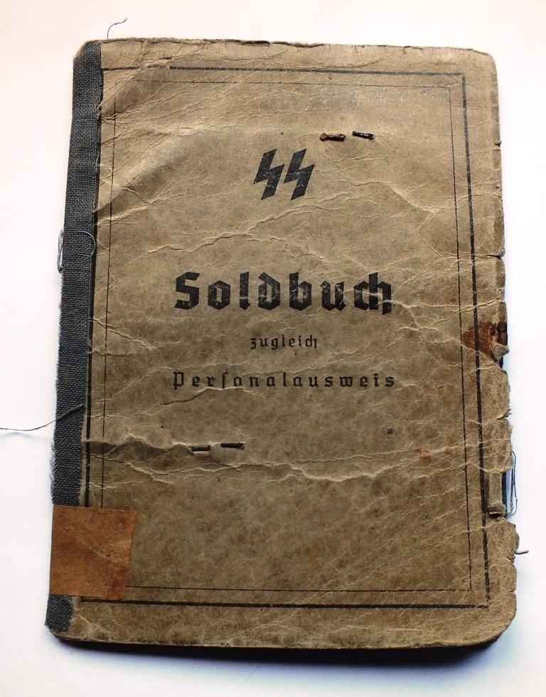 SS TOTENKOPF PANZER OFFICER SOLDBUCH