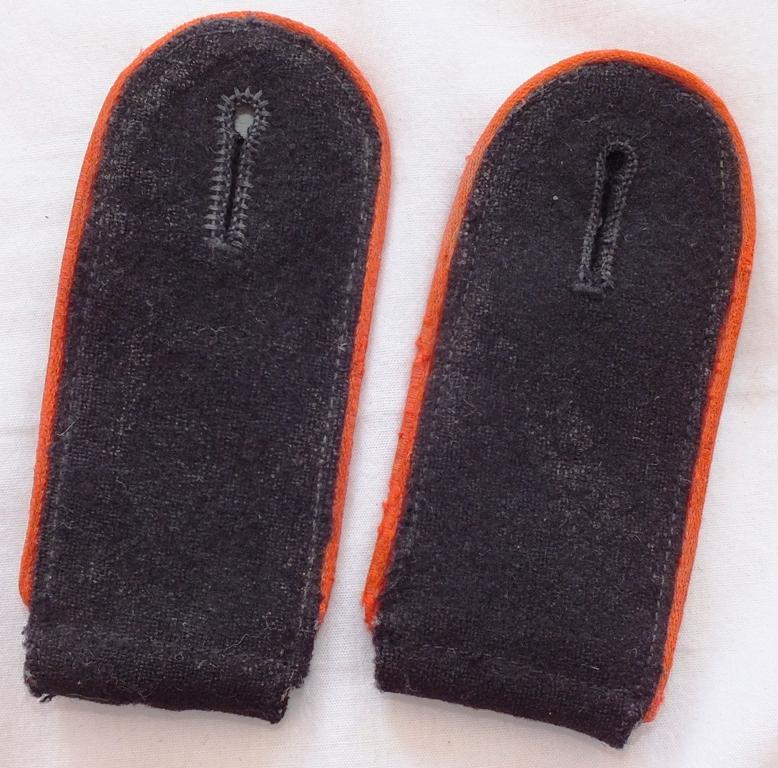 WSS EM ARTILERY PIPED SHOULDER BOARDS