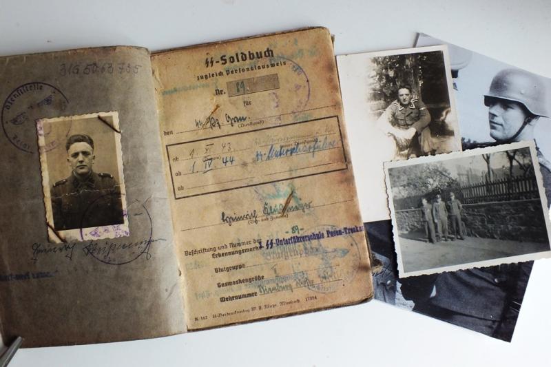12TH SS HITLER JUGEND AUFKLARUNGS SOLDBUCH PLUS