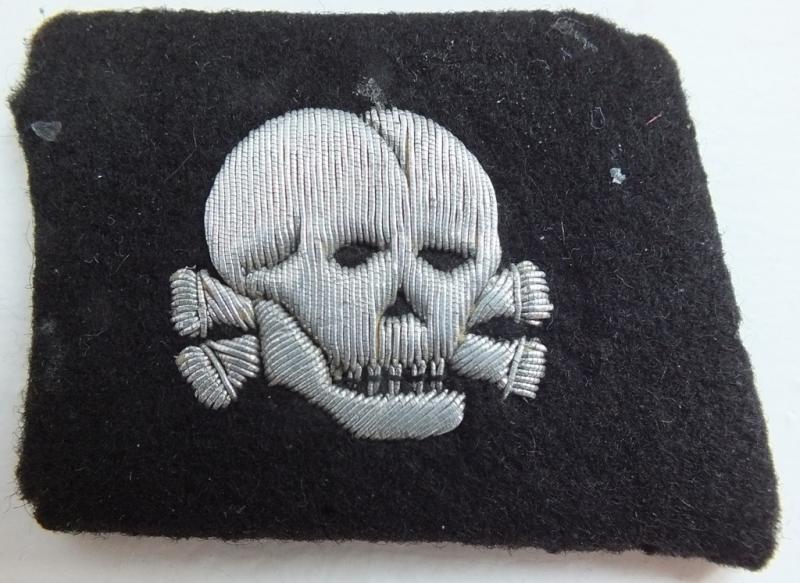 TOTENKOPF COLLAR TAB IN BULLION WIRE