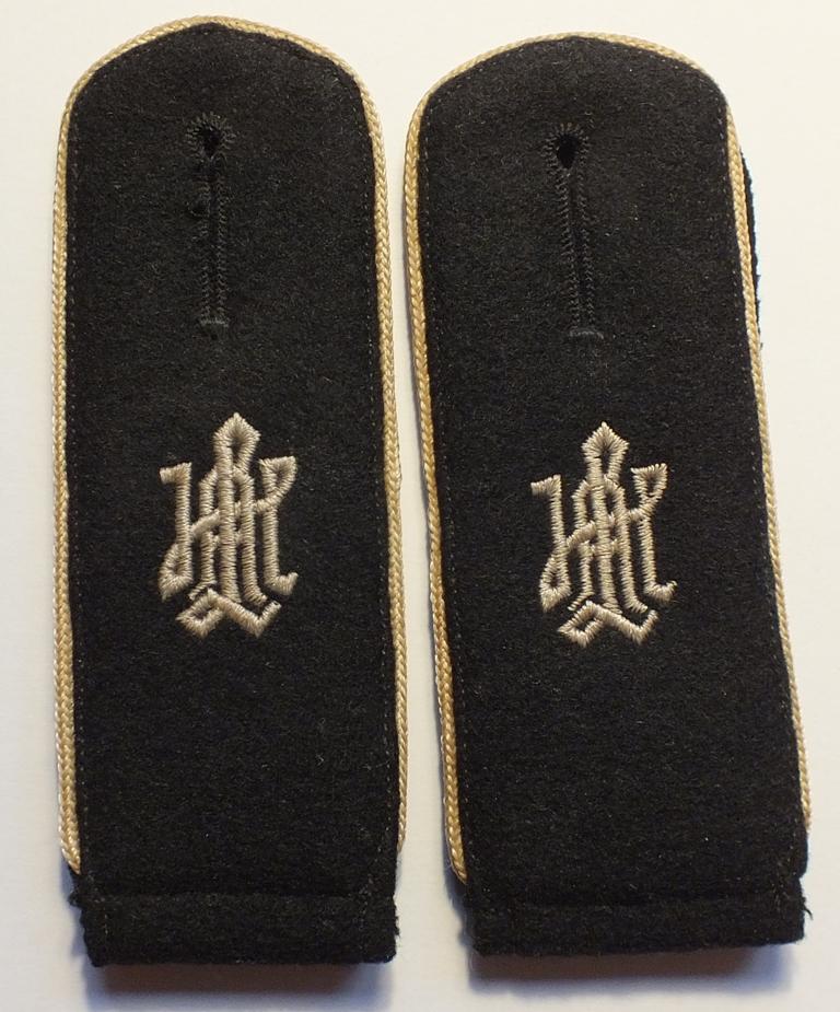 LSSAH POINTED END EARLY SHOULDER BOARDS