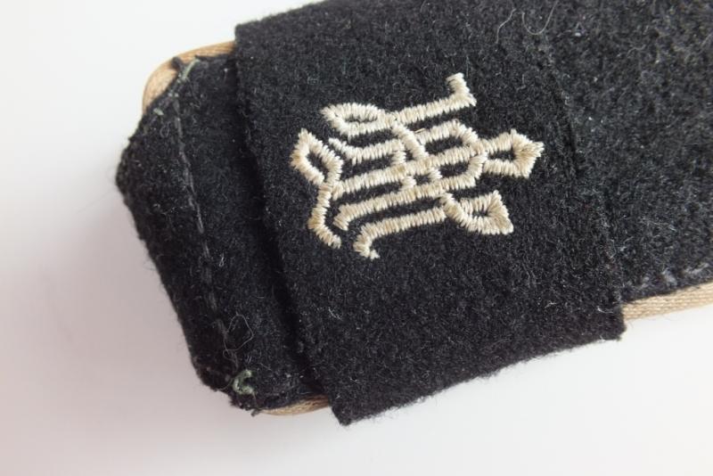 WSS EM INFANTRY PIPED LAH SHOULDER BOARD