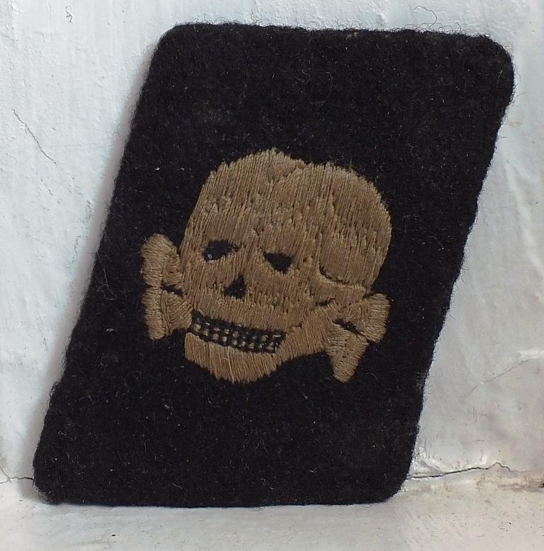 EARLY SS-TV COLLAR TAB