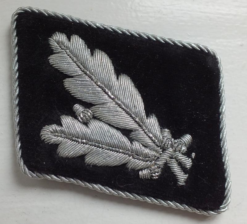 SS-OBERFUHRER COLLAR TAB