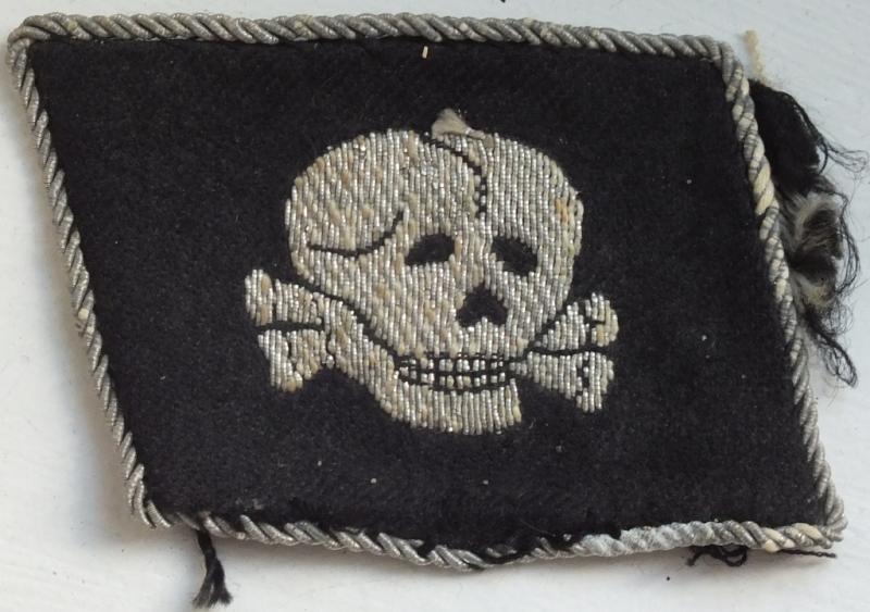 SS-TOTENKOPF MACHINE WOVEN OFFICER COLLAR TAB