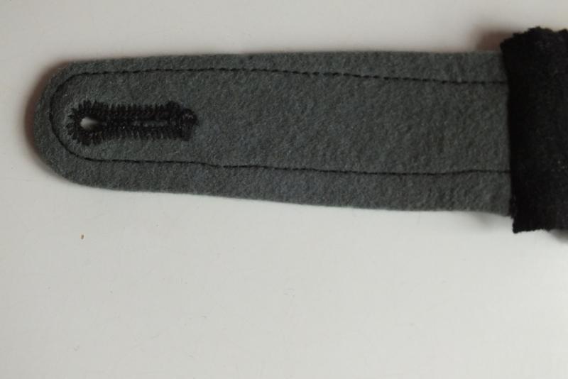 WSS TOTENKOPF SHOULDER BOARD WITH PHOTO