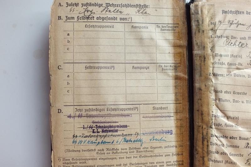 SS-KZ SOLDBUCH HISTORIC DOCUMENT